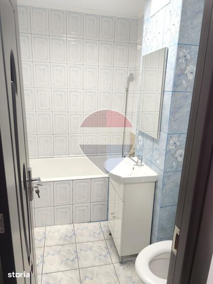 Apartament cu 2 camere decomandat în Tei