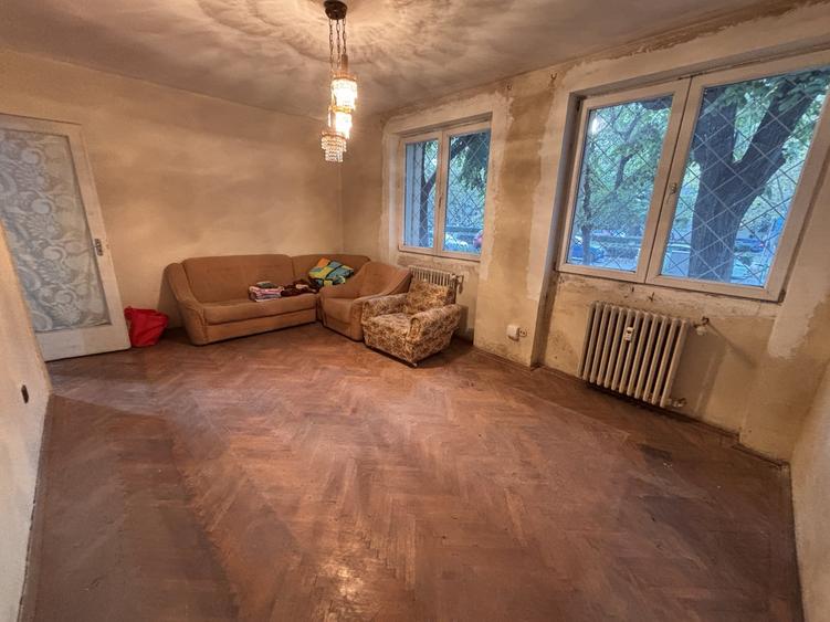 Apartament cu 3 camere decomandat în Ștefan cel Mare