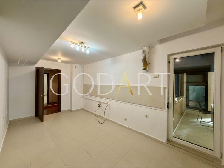 Apartament cu 3 camere decomandat în Herăstrău