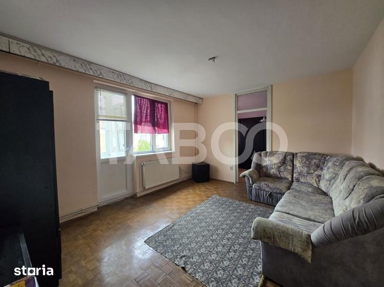 Apartament 2 camere de vanzare 37 mp balcon zona Mihai Viteazul Sibiu - 1