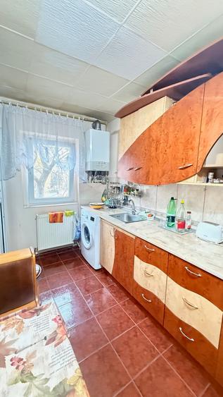 Apartament cu 4 camere decomandat în Central