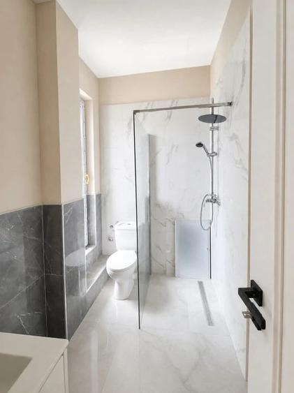 Casă cu 3 camere cu Teren 220 Mp în Central