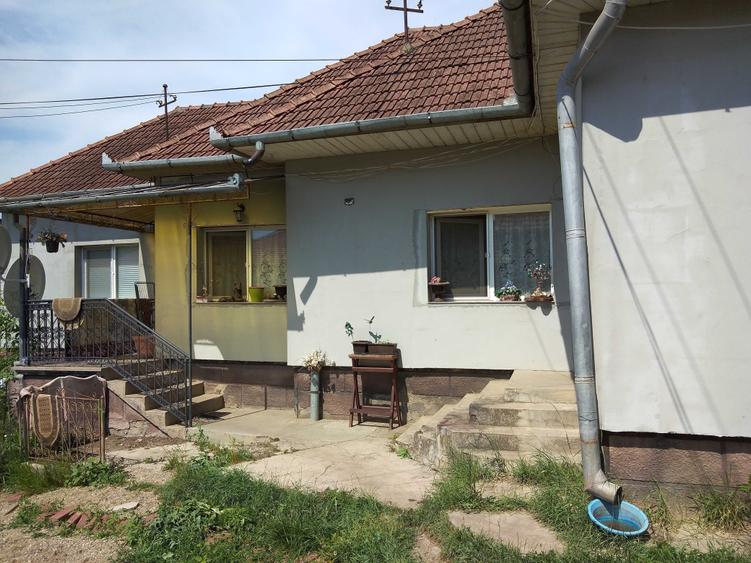 Casă cu 3 camere în Sânpaul