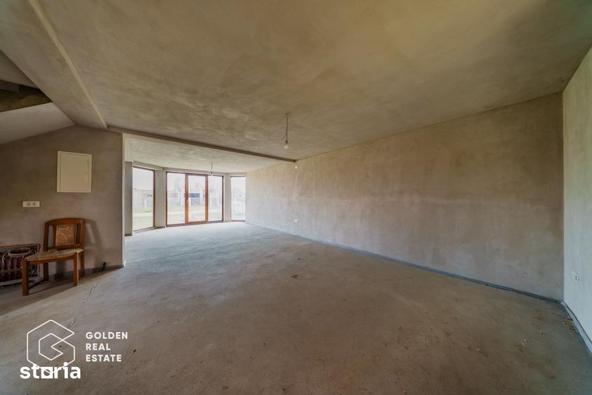 Casă cu 4 camere cu Teren 300 Mp în Fântânele