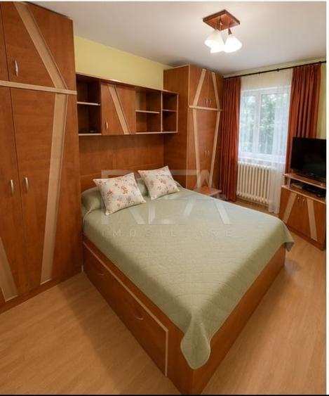 Apartament cu 4 camere decomandat, mobilat în Berceni