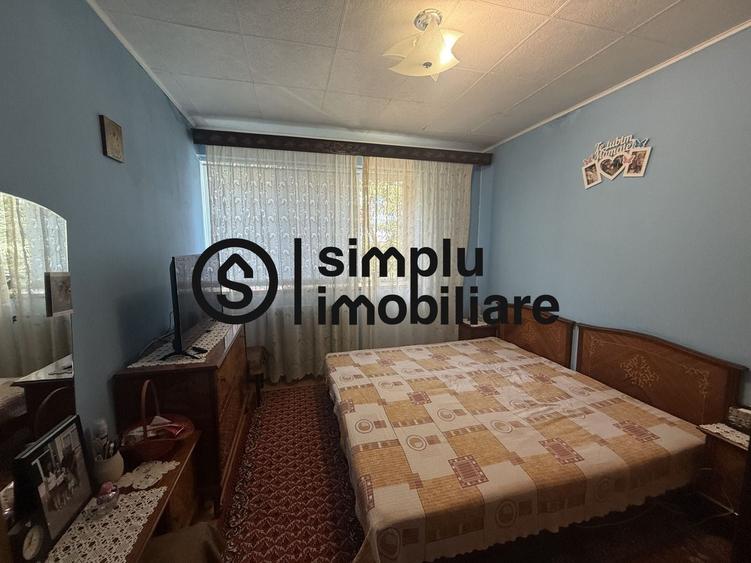 Apartament cu 3 camere semidecomandat în Rovine