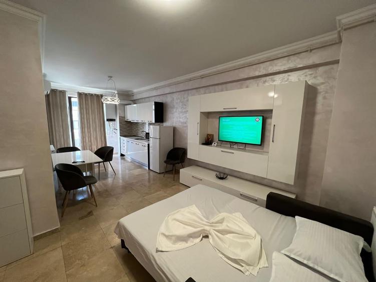 Apartament cu 3 camere, mobilat în Central