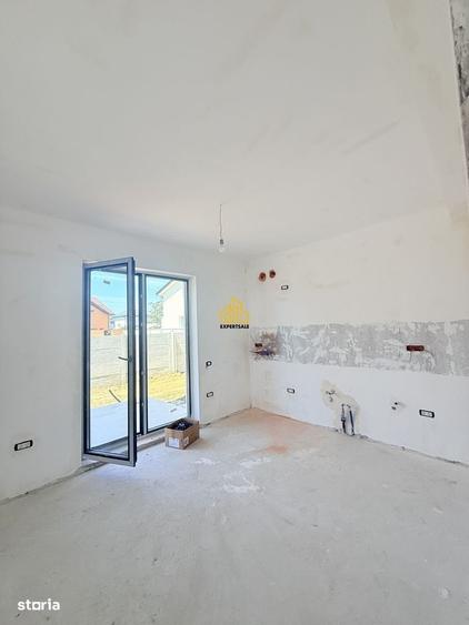 Casă cu 4 camere în Prelungirea Ghencea