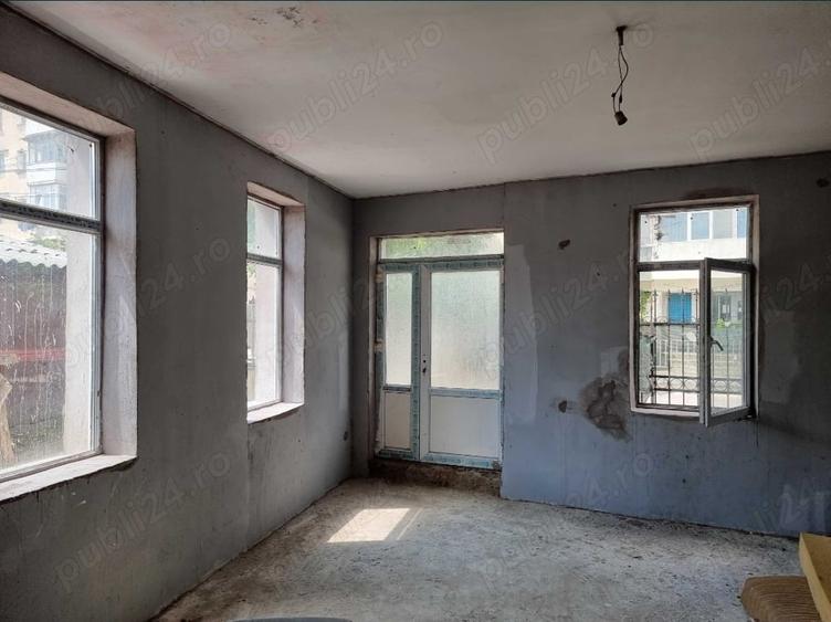 Casă cu 2 camere cu Teren 620 Mp în Bârlad