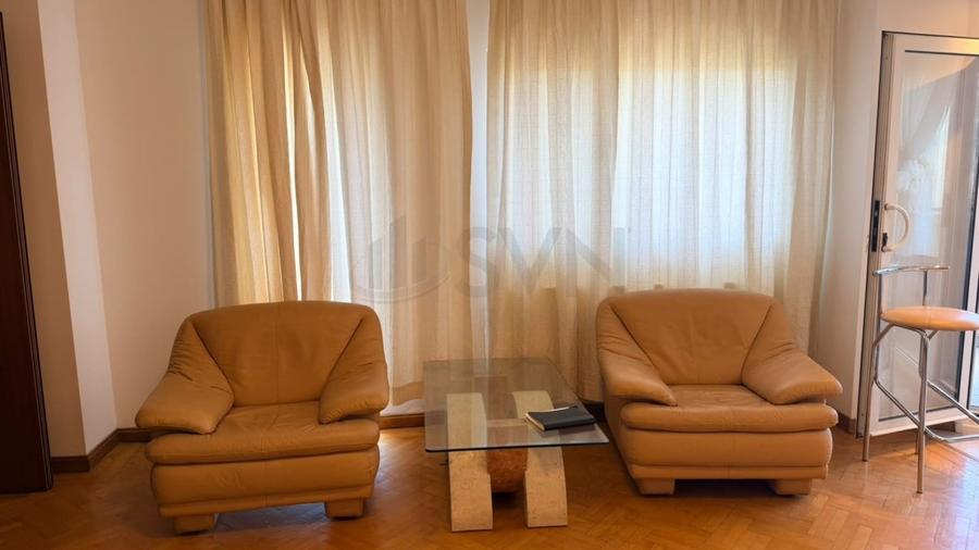 Apartament cu 3 camere semidecomandat, mobilat în Kiseleff