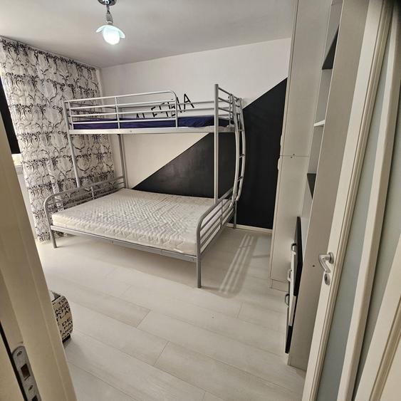 Apartament cu 3 camere decomandat în Mărăței