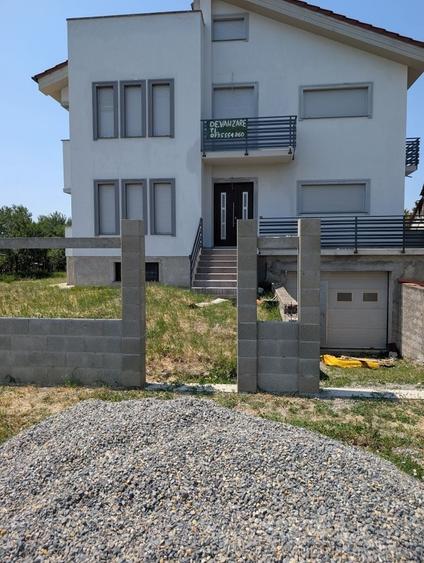 Casă cu 4 camere în Livada
