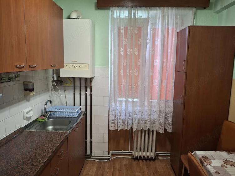 Apartament cu 2 camere decomandat în Cedonia
