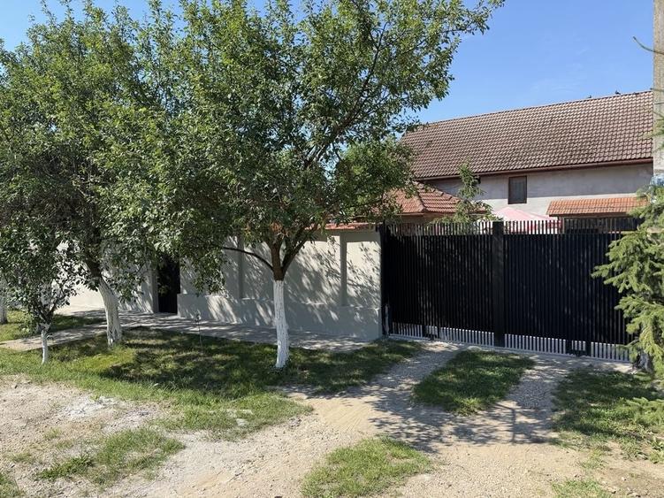 Casă cu 3 camere în Cheriu
