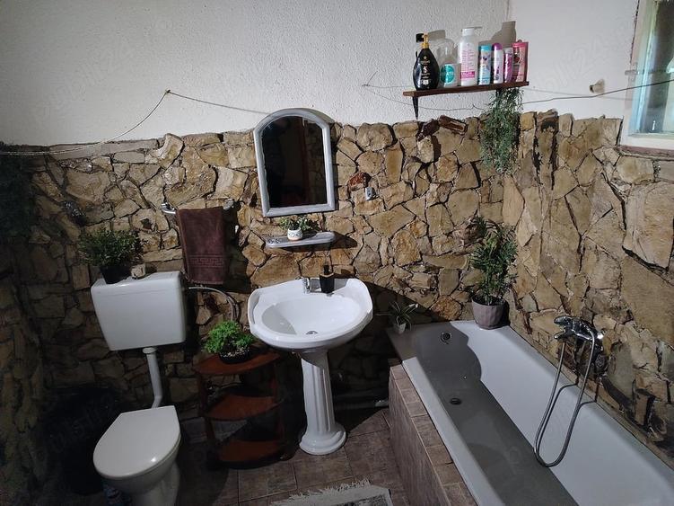 Casă cu 2 camere cu Teren 576 Mp în Central