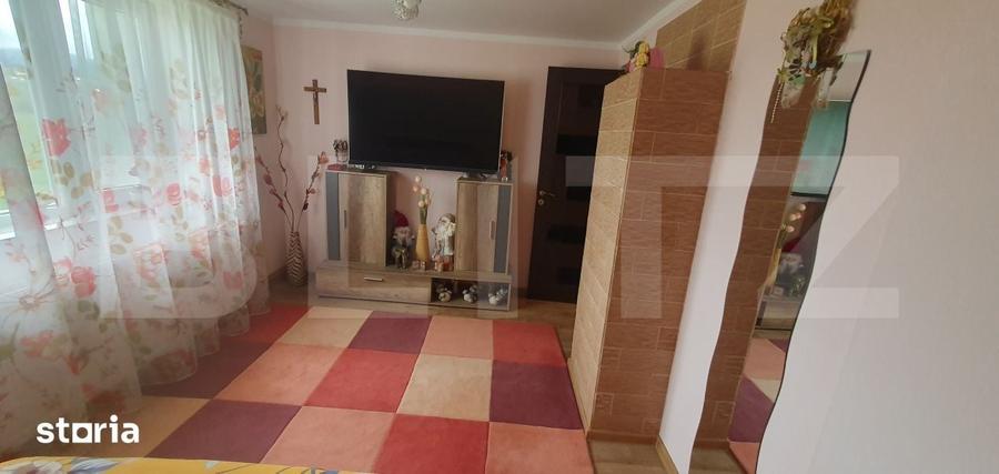 Casă cu 7 camere cu Teren 1750 Mp în Poiana Stampei