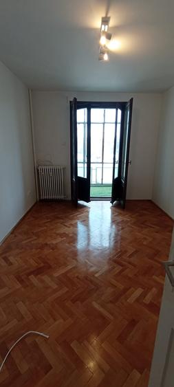 Apartament cu 2 camere semidecomandat în Barbu Văcărescu