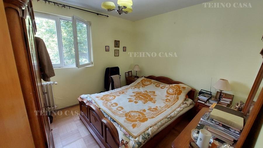Apartament cu 4 camere semidecomandat în Titan