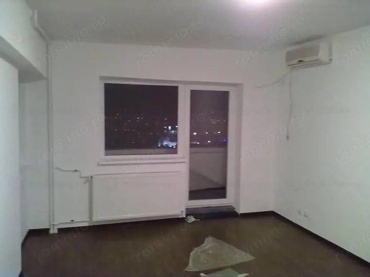 Apartament cu 5 camere decomandat în Decebal