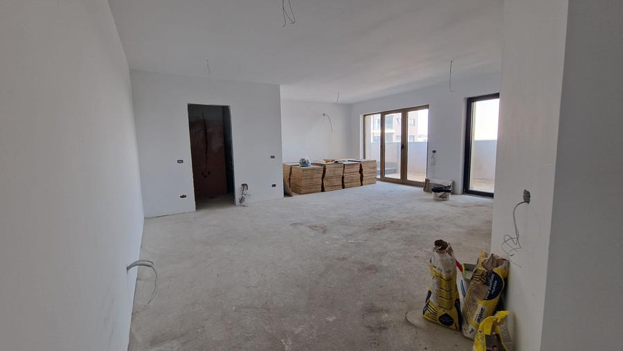 Apartament cu 4 camere decomandat în Mihai Bravu