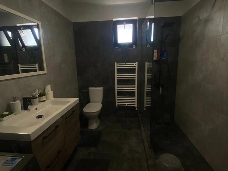 Casă individuală cu 3 camere cu Canalizare în Ișalnița