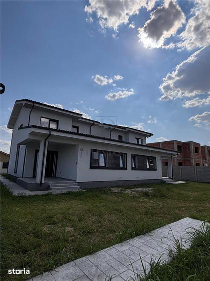 Casă cu 4 camere cu Teren 378 Mp în Central