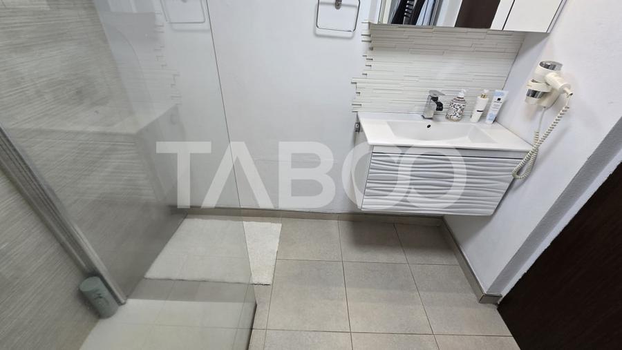 Apartament cu 4 camere decomandat, mobilat în Mihai Viteazul