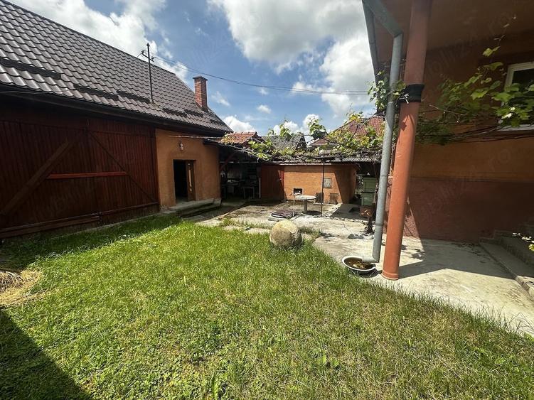 Casă cu 3 camere cu Teren 2200 Mp în Nireș
