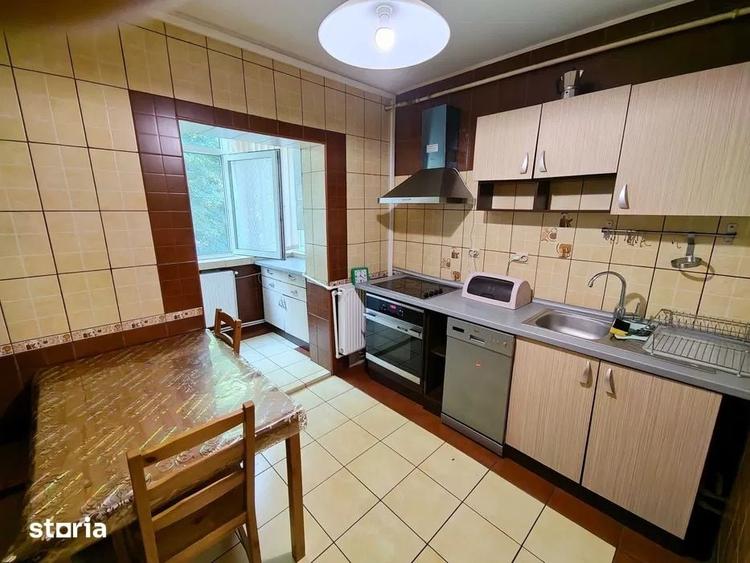 Apartament cu 3 camere decomandat în Central