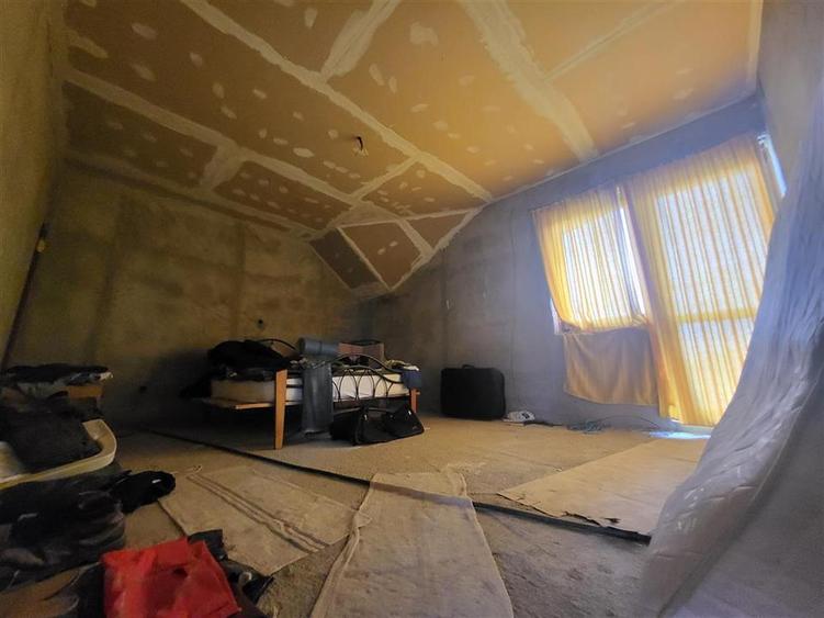Casă cu 5 camere cu Teren 522 Mp în Sântandrei