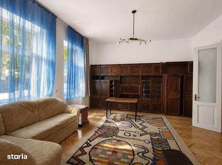 Apartament cu 4 camere în Gruia