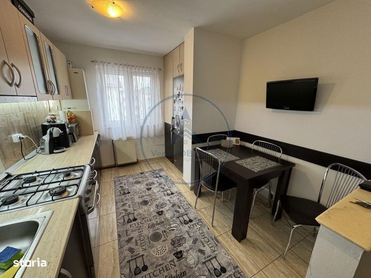 Apartament cu 2 camere semidecomandat, mobilat în Central