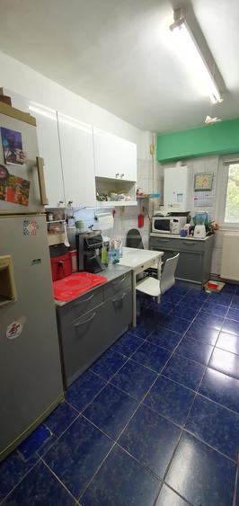 Apartament cu 3 camere decomandat, mobilat în 13 Septembrie