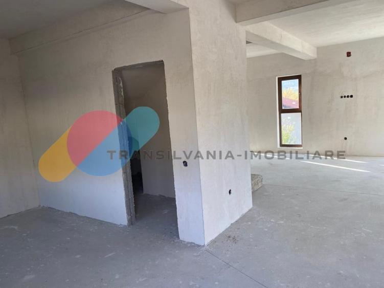 Duplex cu 4 camere cu Canalizare în Iris