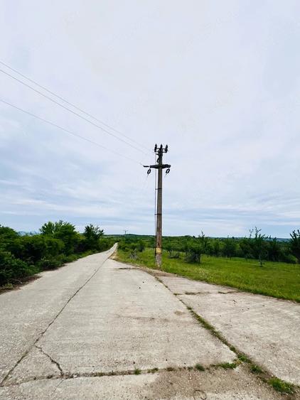 Teren de 521000 mp, în Periferie