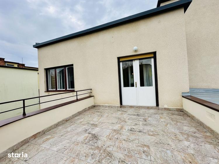 Apartament cu 3 camere semidecomandat, mobilat în Andrei Mureșanu