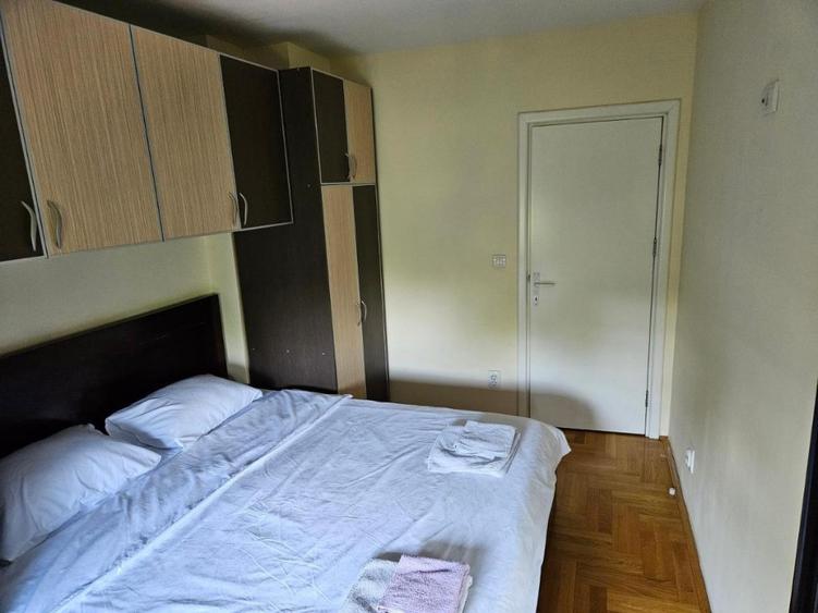 Apartament cu 2 camere decomandat în 13 Decembrie