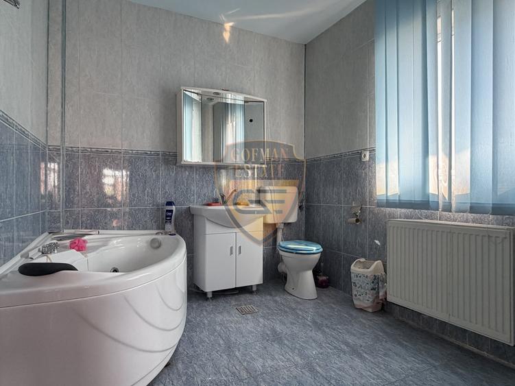 Casă individuală cu 4 camere cu Canalizare în Ovidiu