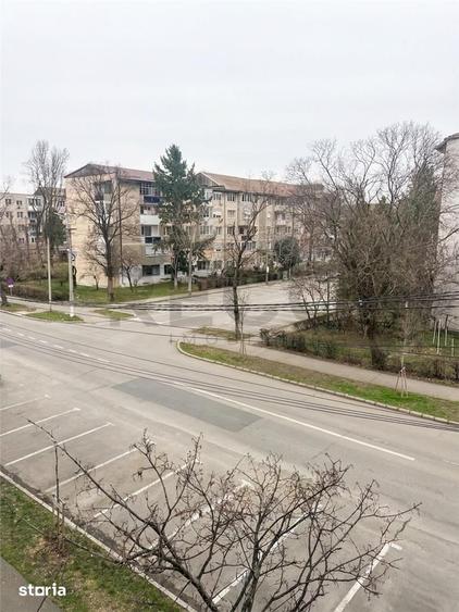 Apartament cu 3 camere decomandat în Decebal