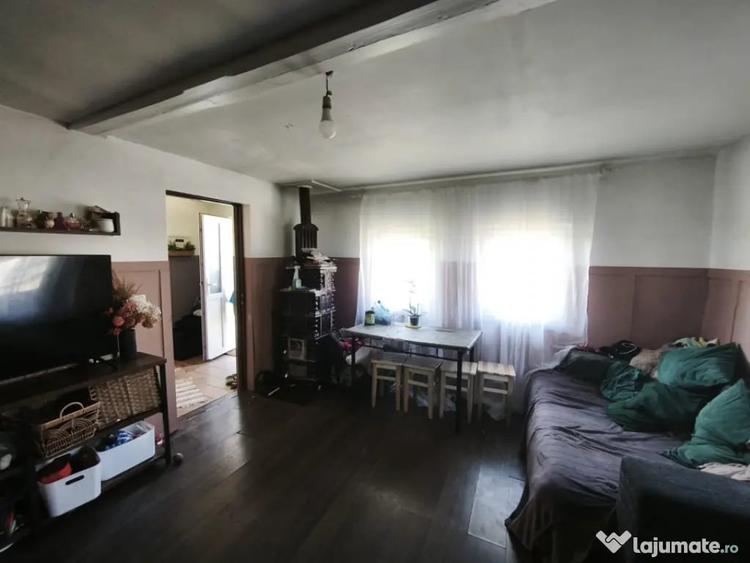 Casă cu 2 camere cu Teren 5567 Mp în Frătăuții Vechi