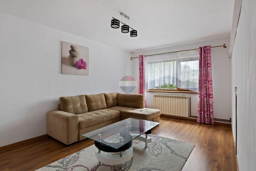 Apartament cu 3 camere decomandat, mobilat în Alfa