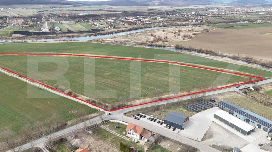 Teren Construcții intravilan de 32300 mp, în Reghin