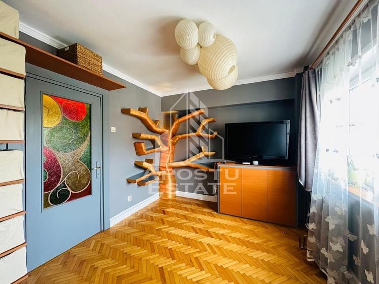 Apartament cu 2 camere semidecomandat, mobilat în Micălaca