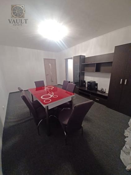 Apartament cu 3 camere semidecomandat în Pantelimon
