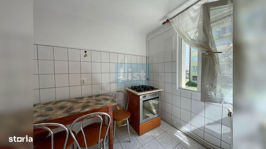 Apartament cu 3 camere semidecomandat în Micro III