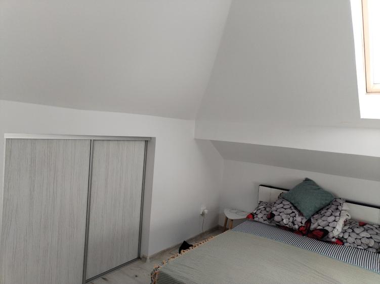 Apartament cu 2 camere semidecomandat în Florești