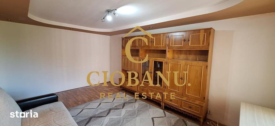 Apartament cu 3 camere decomandat în Craiovița Nouă