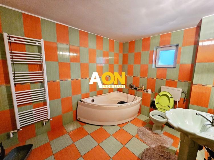 Casă individuală cu 5 camere cu Canalizare în Cetate