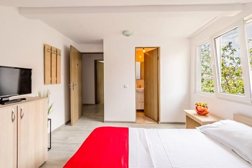 Casă cu 4 camere în Central