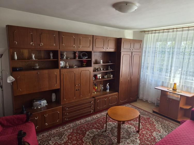 Apartament cu 2 camere decomandat în Berceni